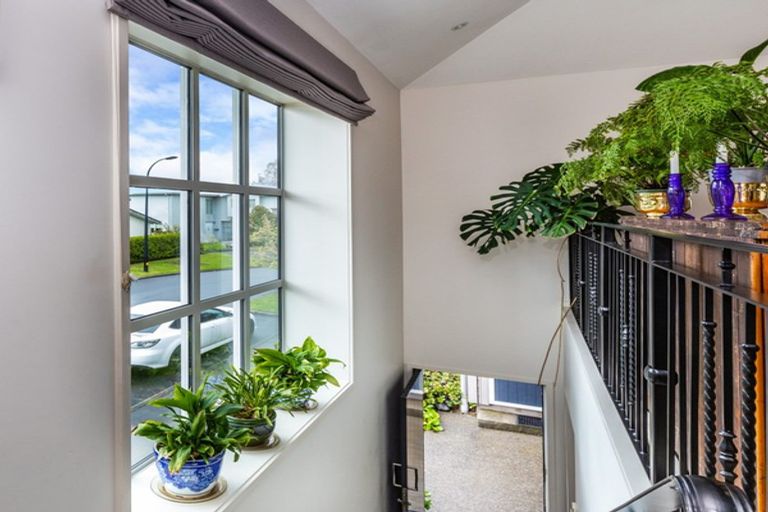 Photo of property in 33 Chateau Crescent, Rangatira Park, Taupo, 3330