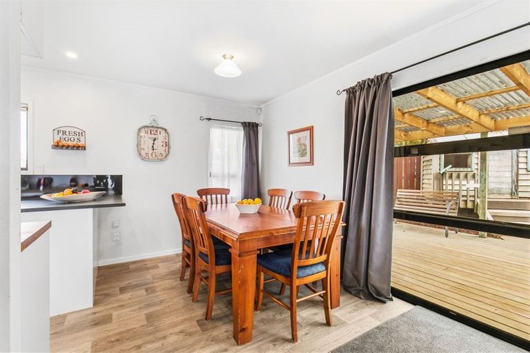 Photo of property in 4 Midgley Road, West Harbour, Auckland, 0618