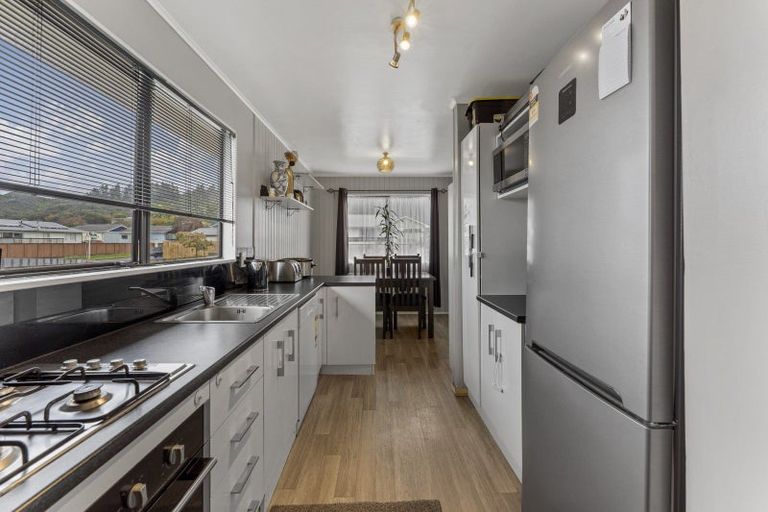 Photo of property in 318 Wellington Road, Wainuiomata, Lower Hutt, 5014