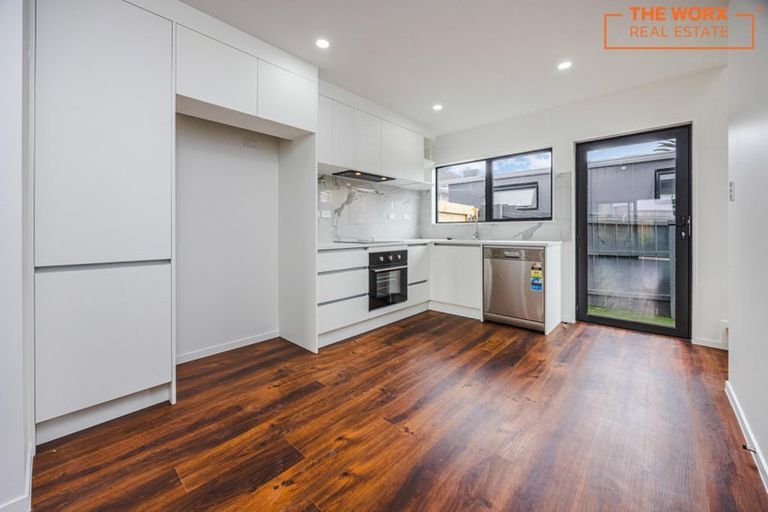 Photo of property in 56e Cyclamen Road, Mangere, Auckland, 2022
