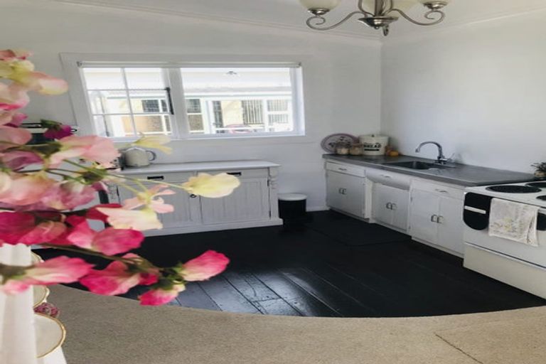 Photo of property in 44 Adderley Street, Westport, 7825