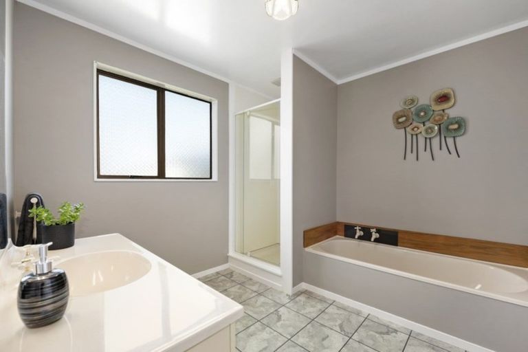 Photo of property in 6 Turon Crescent, Totara Park, Upper Hutt, 5018