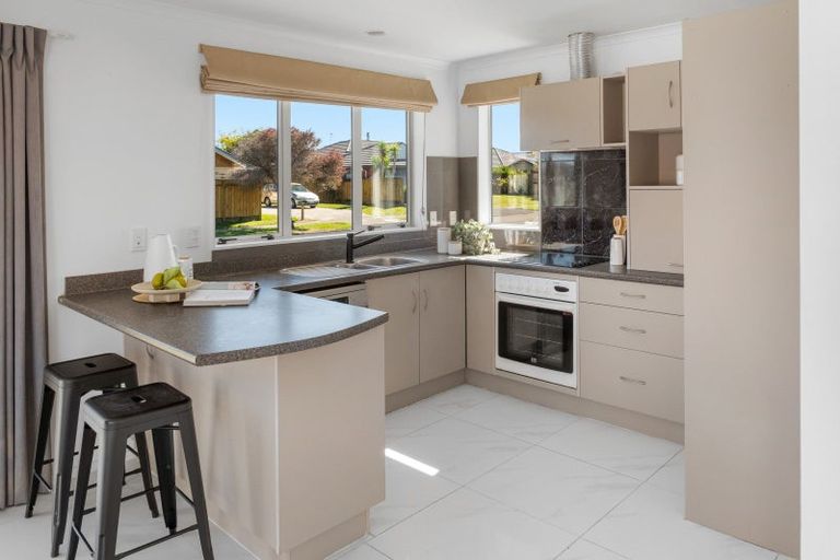 Photo of property in 18 Boston Parade, Kelvin Grove, Palmerston North, 4414