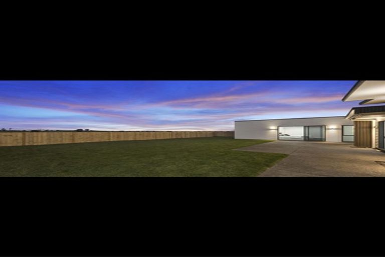 Photo of property in 9 Waireka Road, Rototuna North, Hamilton, 3210