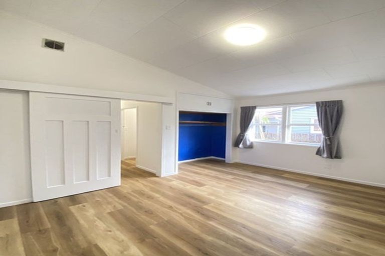 Photo of property in 53 Walmer Road, Point Chevalier, Auckland, 1022