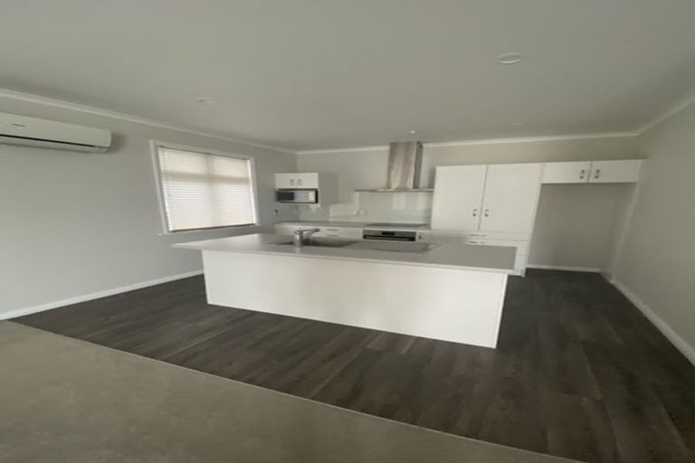 Photo of property in 230 The Esplanade, Island Bay, Wellington, 6023