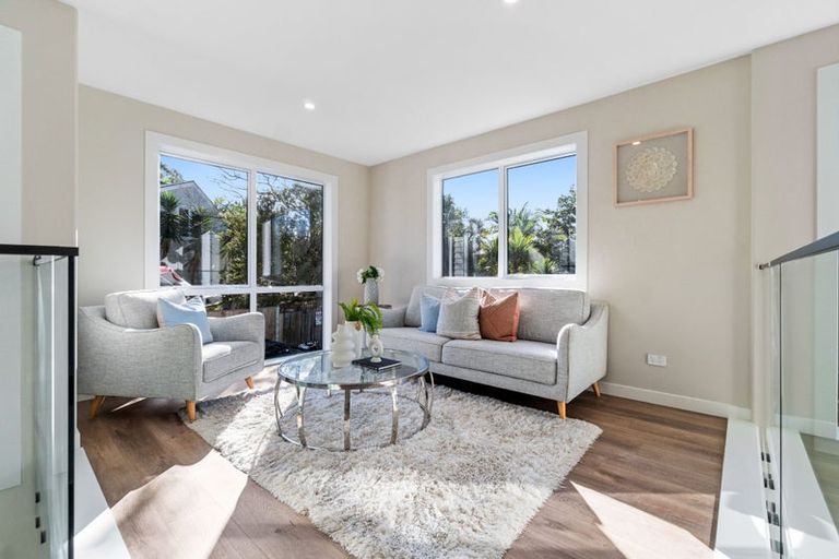 Photo of property in 9c Olwyn Place, Greenhithe, Auckland, 0632