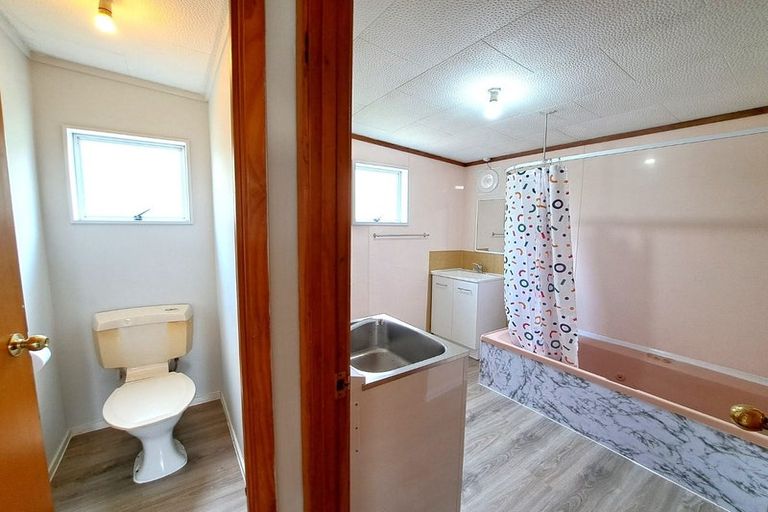 Photo of property in 1/113 Mokoia Road, Birkenhead, Auckland, 0626