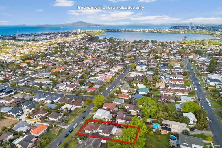 Photo of property in 2/38 Corunna Road, Milford, Auckland, 0620