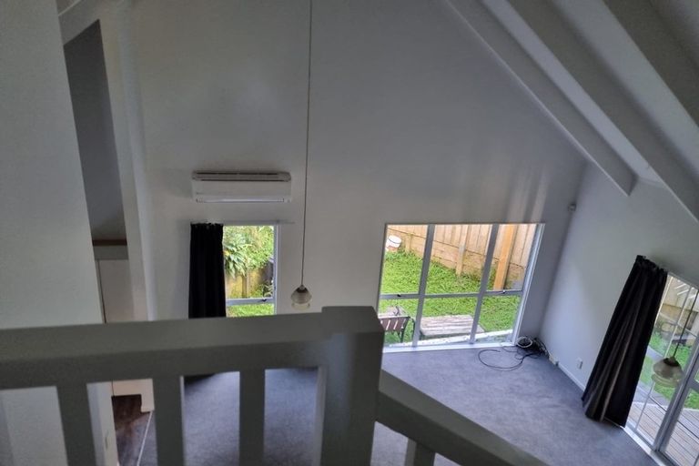 Photo of property in 2/54 Hungerford Road, Houghton Bay, Wellington, 6023