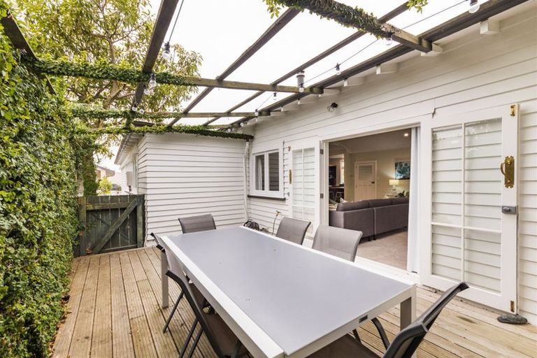 Photo of property in 550 Ruahine Street, Hokowhitu, Palmerston North, 4410