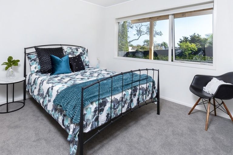 Photo of property in 2/8 Gills Road, Bucklands Beach, Auckland, 2014