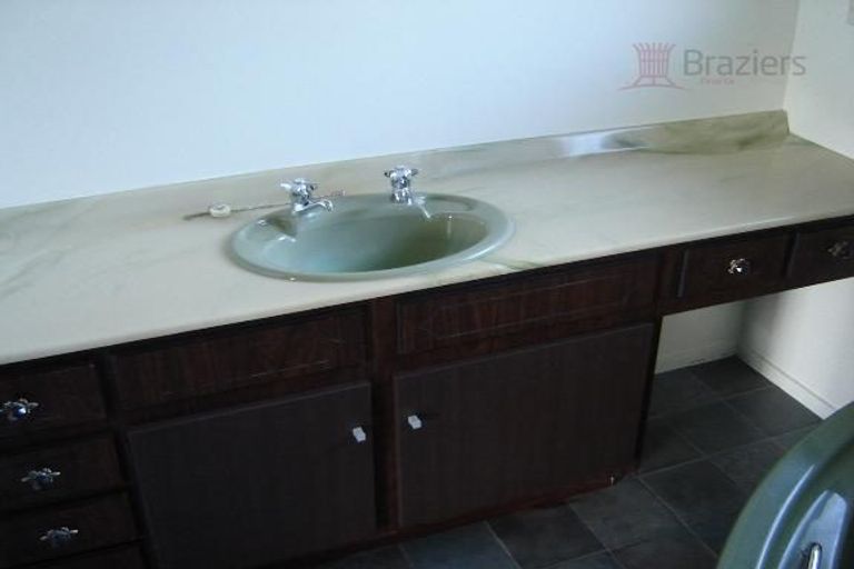 Photo of property in 250 Centaurus Road, Saint Martins, Christchurch, 8022