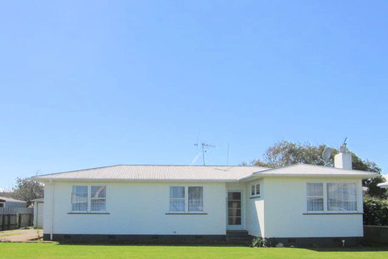 Photo of property in 4 Mark Perreau Place, Foxton, 4814