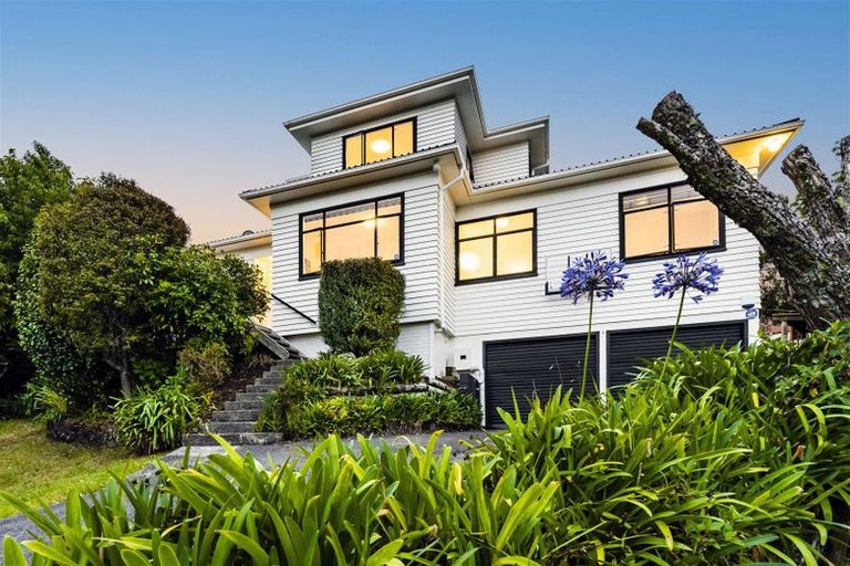 Photo of property in 21 Macnay Way, Murrays Bay, Auckland, 0630