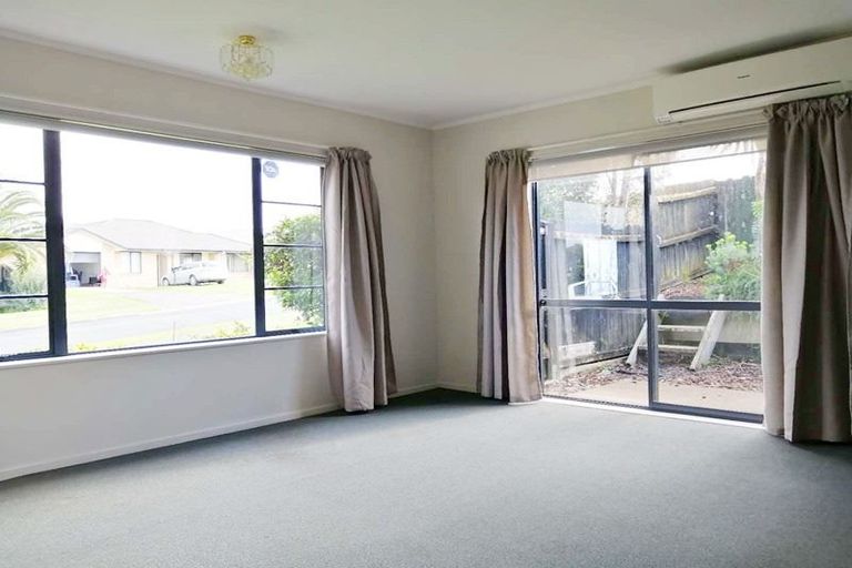 Photo of property in 39 Cyclamen Road, Mangere, Auckland, 2022