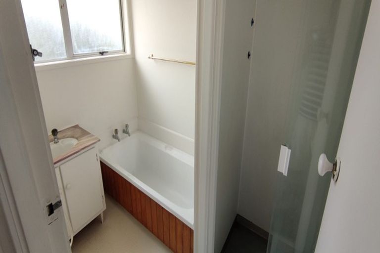 Photo of property in 25 Lisa Rise, Half Moon Bay, Auckland, 2012