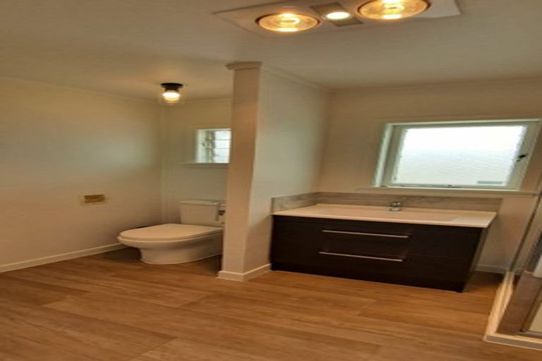 Photo of property in 47 Cambridge Terrace, Papatoetoe, Auckland, 2025