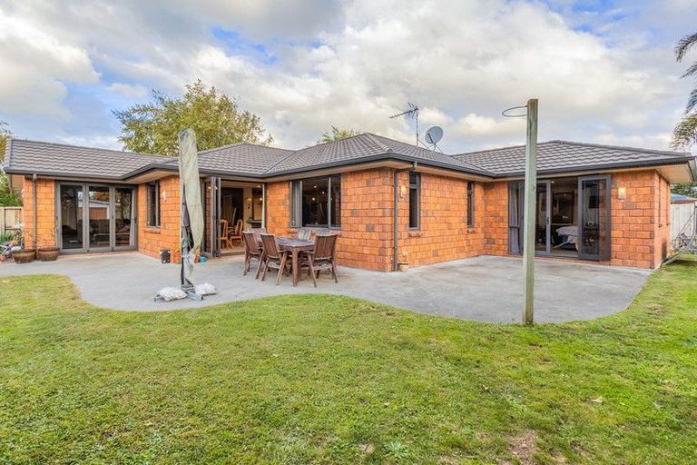 Photo of property in 14 Wiltshire Drive, Huntington, Hamilton, 3210