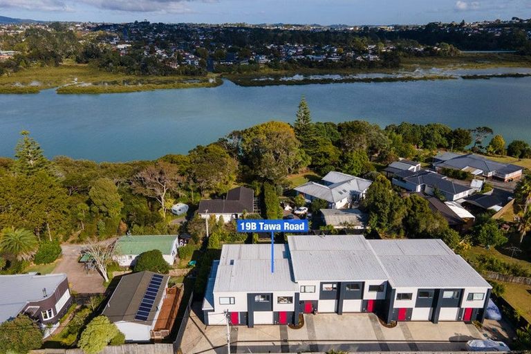 Photo of property in 19d Tawa Road, Te Atatu Peninsula, Auckland, 0610