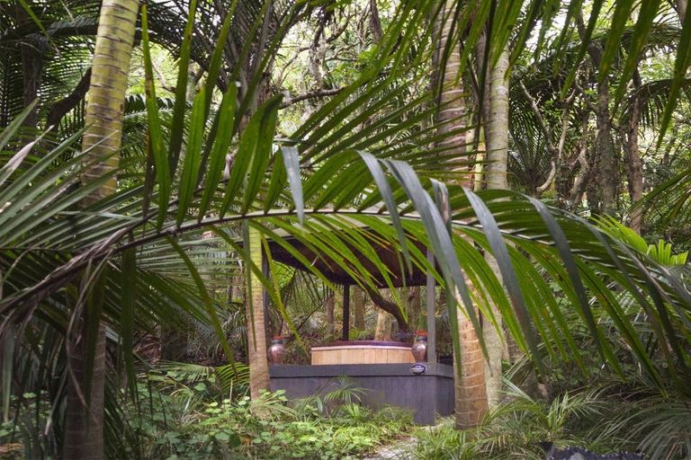 Photo of property in Greenmantle, 214 Main Road North, Otaihanga, Paraparaumu, 5036