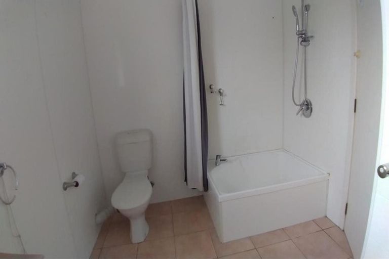 Photo of property in 117a Kia Ora Road, Beach Haven, Auckland, 0626