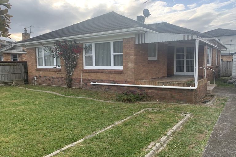 Photo of property in 42 Sunnyside Crescent, Papatoetoe, Auckland, 2025