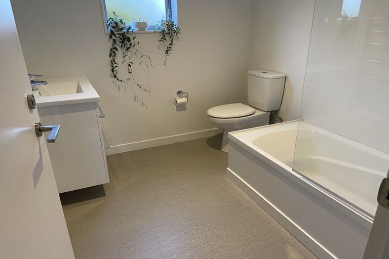 Photo of property in 4/8 Middleton Road, Johnsonville, Wellington, 6037