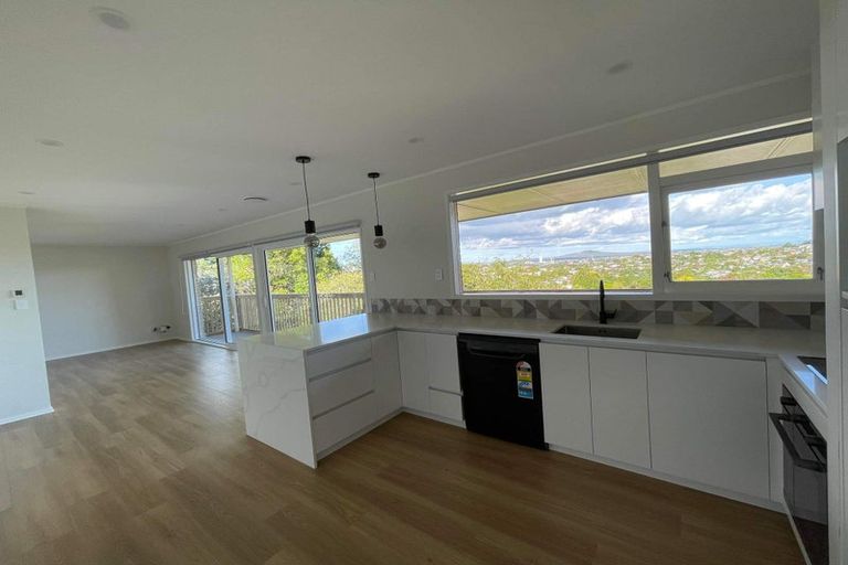 Photo of property in 1/37 Gretel Place, Hillcrest, Auckland, 0627