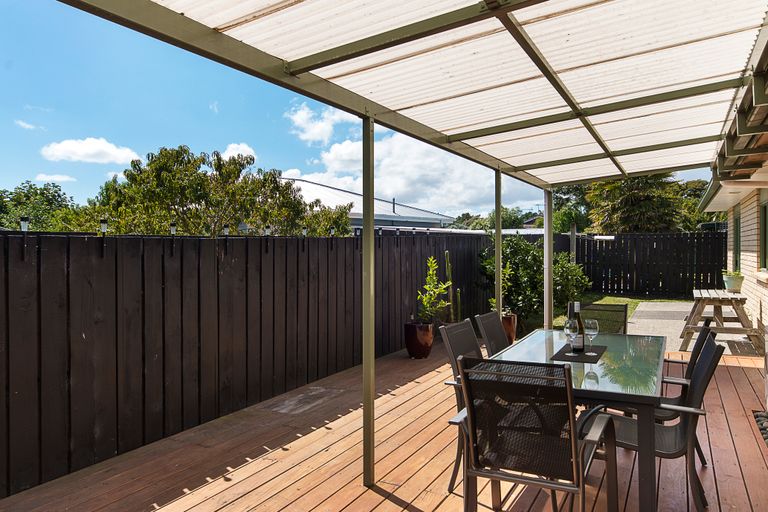 Photo of property in 10a Howden Street, Waiuku, 2123