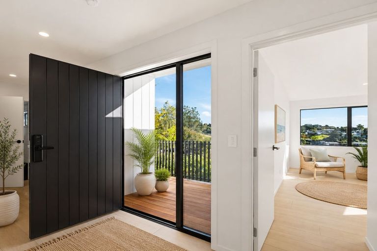 Photo of property in 8a Cedar Terrace, Stanmore Bay, Whangaparaoa, 0932