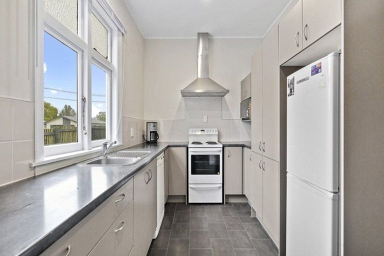 Photo of property in 4 Lionel Street, Avonside, Christchurch, 8061