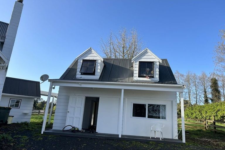 Photo of property in 59 Chamberlain Road, Bombay, 2675