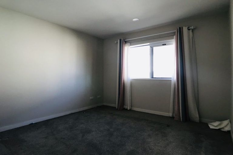 Photo of property in 103 Medallion Drive, Oteha, Auckland, 0632