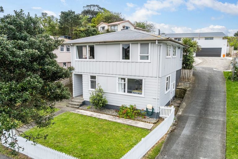 Photo of property in 18 Owhiti Street, Titahi Bay, Porirua, 5022