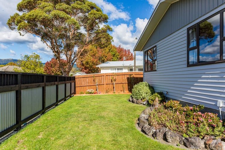 Photo of property in 21 Bonnie Glen Crescent, Ebdentown, Upper Hutt, 5018