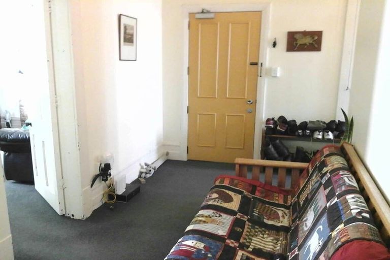 Photo of property in 8 Davis Street, Thorndon, Wellington, 6011