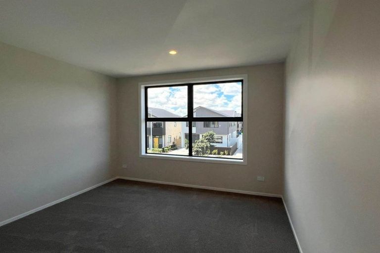 Photo of property in 15 Desalt Drive, Hobsonville, Auckland, 0616