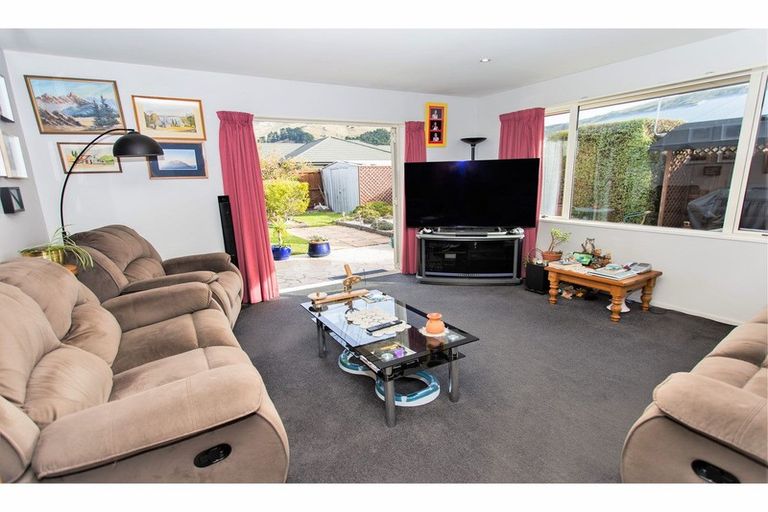 Photo of property in 67 Mauger Drive, Heathcote Valley, Christchurch, 8022