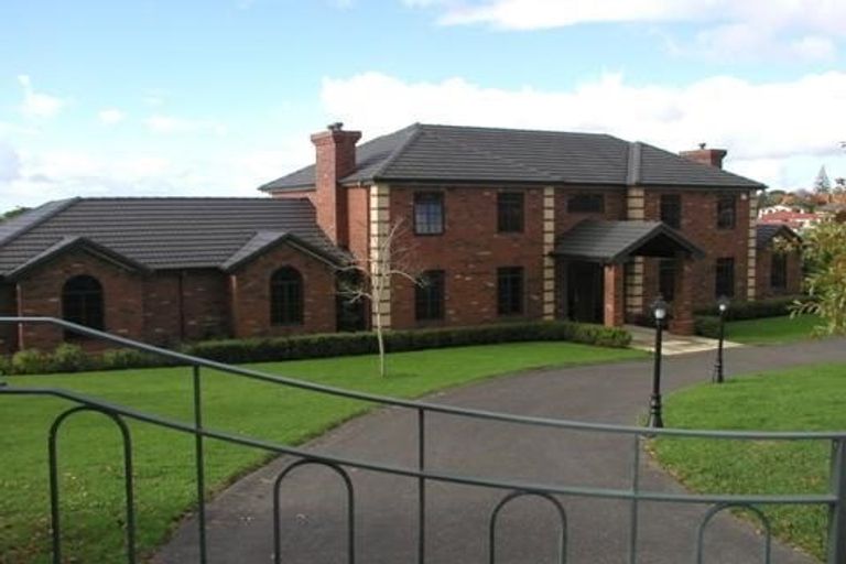 Photo of property in 13 Burgundy Park Avenue, Henderson, Auckland, 0612