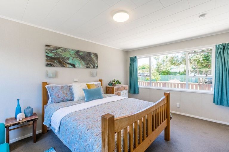 Photo of property in 18 Arawhata Road, Paraparaumu, 5032