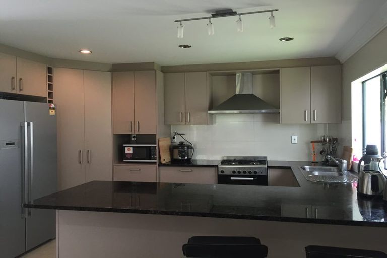 Photo of property in 1 Mana Lane, Pinehill, Auckland, 0632