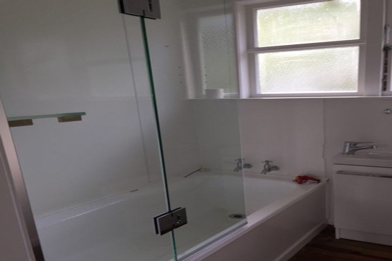 Photo of property in 29 Kitchener Terrace, Johnsonville, Wellington, 6037