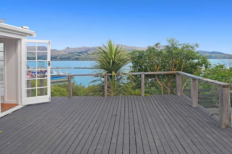 Photo of property in 7 Ticehurst Road, Lyttelton, 8082