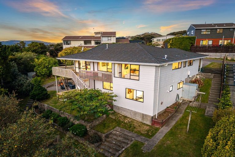 Photo of property in 34 Exploration Way, Whitby, Porirua, 5024