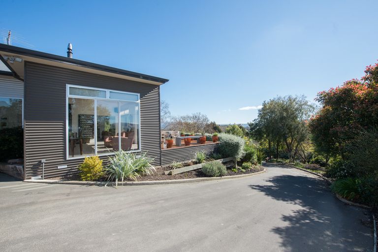 Photo of property in 8 Braeside, Kinmont Park, Mosgiel, 9024