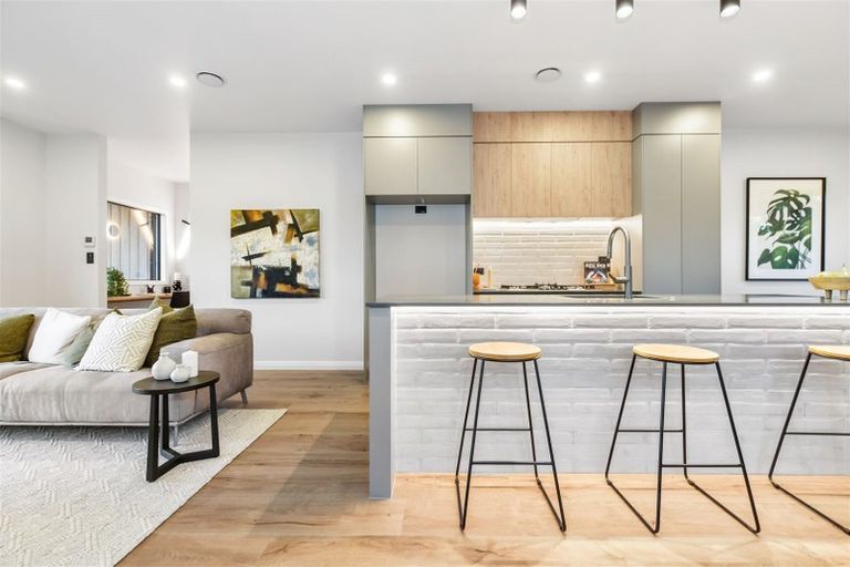 Photo of property in 1/64 Banbury Crescent, Fairfield, Hamilton, 3214