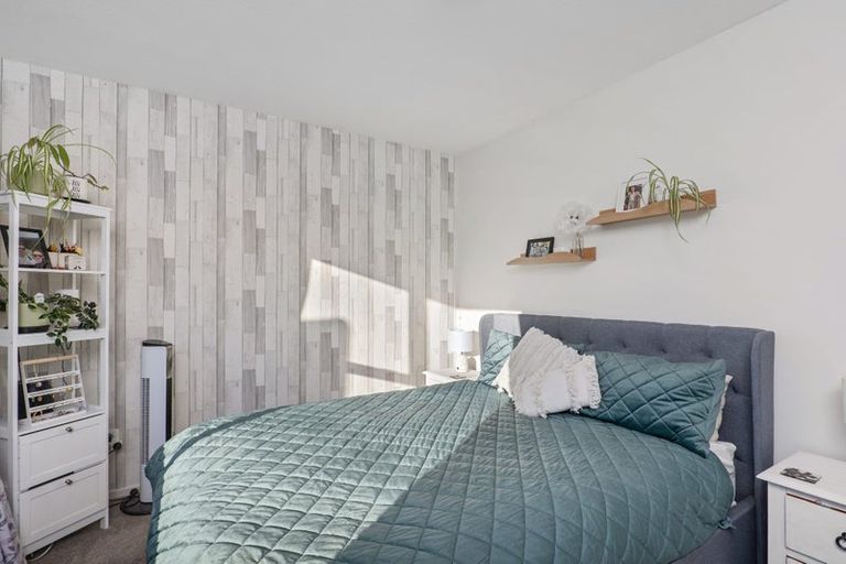 Photo of property in 2/17 Johns Road, Belfast, Christchurch, 8051