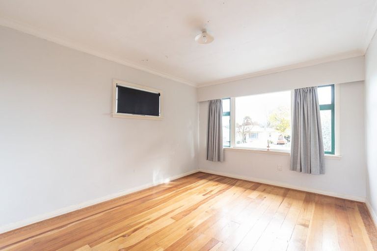 Photo of property in 2 Gloucester Street, Takaro, Palmerston North, 4412