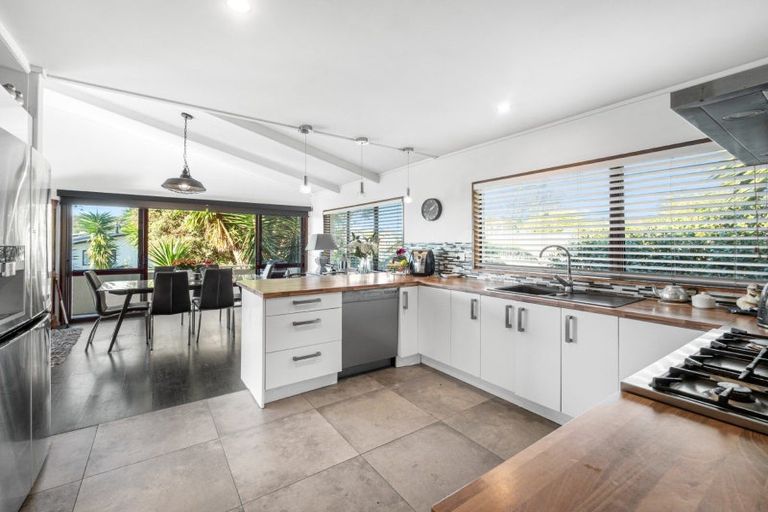 Photo of property in 3 Johnston Place, Welcome Bay, Tauranga, 3112